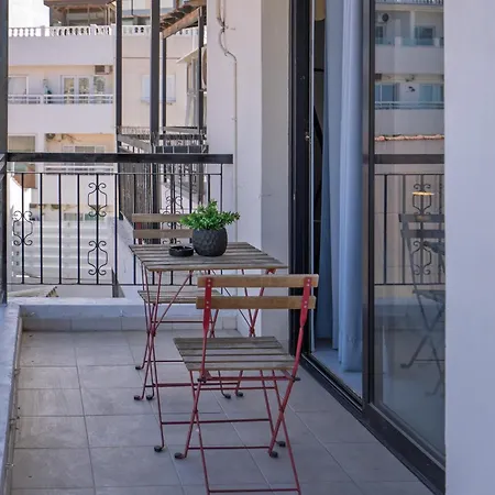 Апартаменты Seaview Anteia's Finikoudes In *
