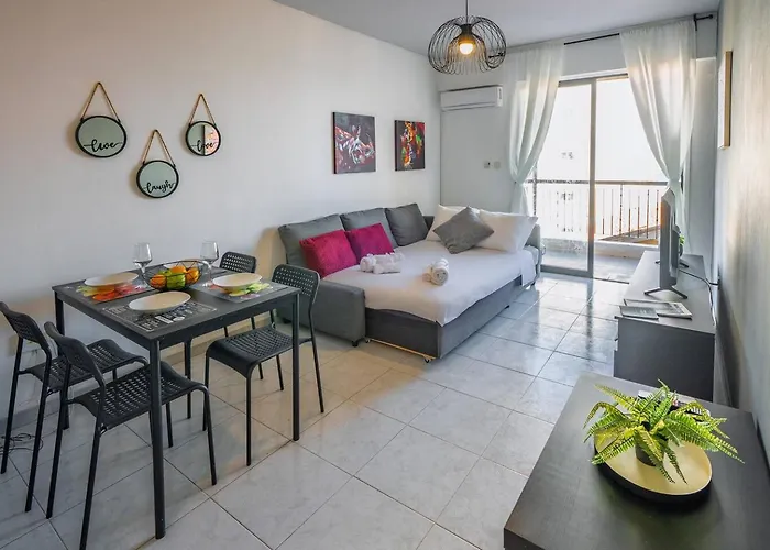 Anteia's Seaview Just Steps From Finikoudes Apartmán *