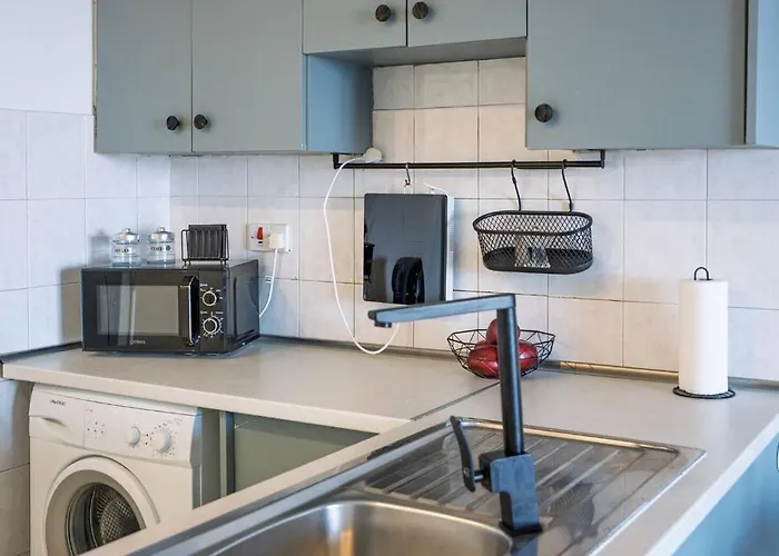 Anteia's Seaview Just Steps From Finikoudes Lejlighed