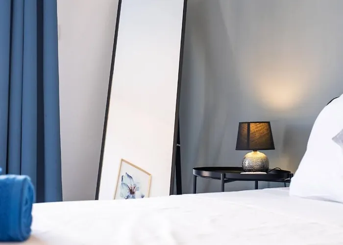 Apartment Anteia's Seaview Just Steps From Finikoudes *