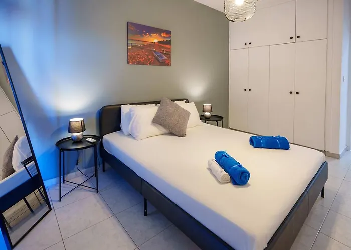 Anteia's Seaview Just Steps From Finikoudes Larnaca